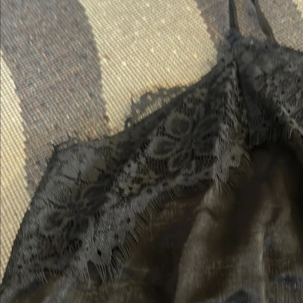 Forever 21 Black Satin Lace Cami - Picture 4 of 13